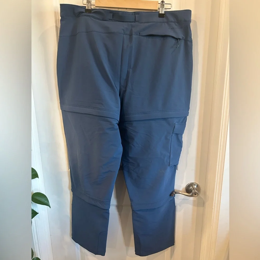 The North Face Women’s Bridgeway Zip-Off‎ Blue Pants Women’s Size 16